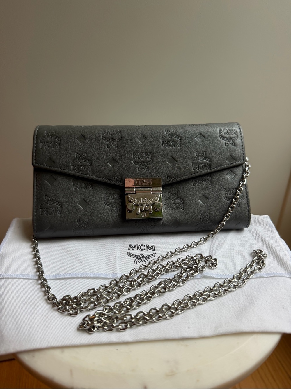 ✨MCM Patricia Visetos Continental Wallet on Chain Grey Silver Authentic ✨
